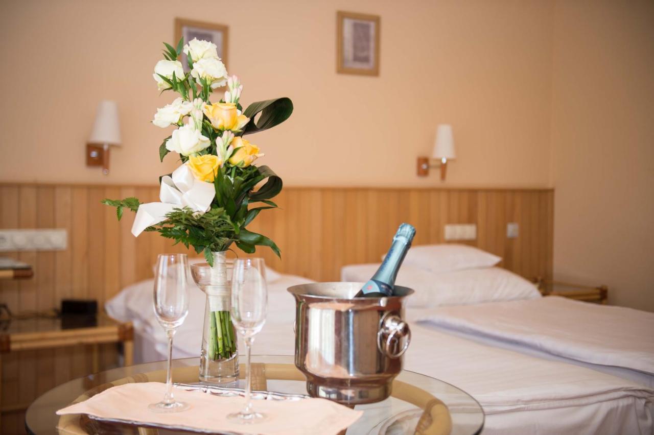 Thermal Hotel